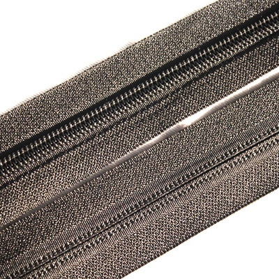 沈陽(yáng)沈河區(qū)華陽(yáng)達(dá)服裝輔料批發(fā)部 多色拉鏈直銷，價(jià)格優(yōu)惠，品質(zhì)可靠